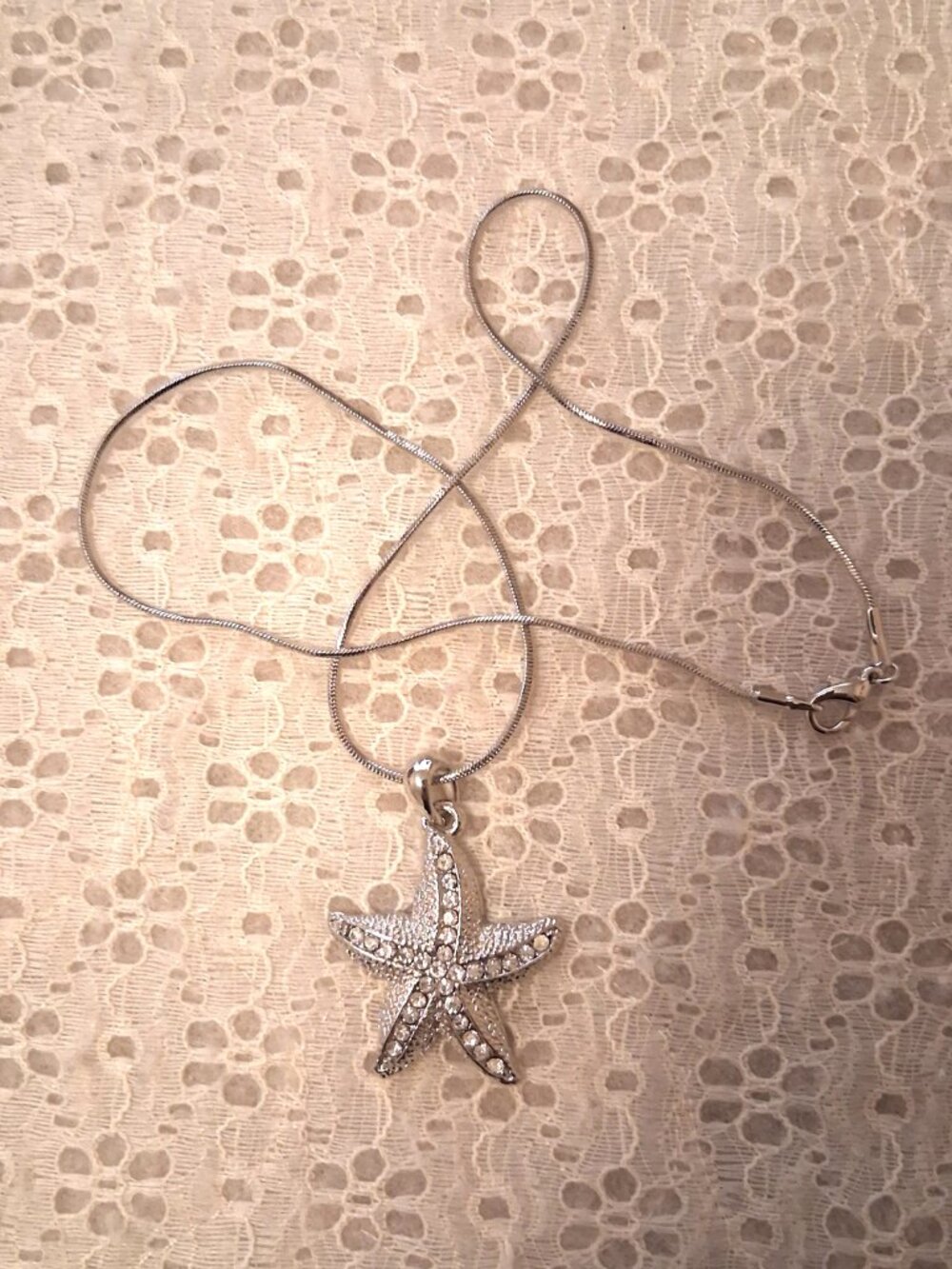 Vintage Artistic Starfish Pendant White Austrian Crystal Silver-Plated Necklace - Picture 10 of 10